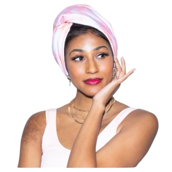 Dry Microfiber Hair Towel Wrap By FoxyBae - Picture 2 of 2